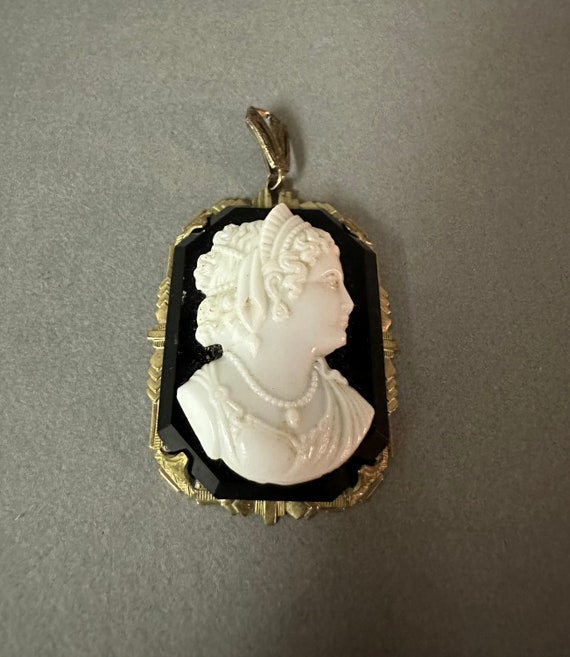 Antique Edwardian Onyx Cameo Pendant Circa 1910