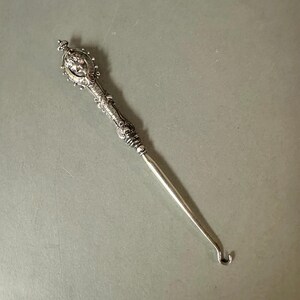 Antique Victorian 925 Silver Cherub Portrait Button Hook Circa 1900