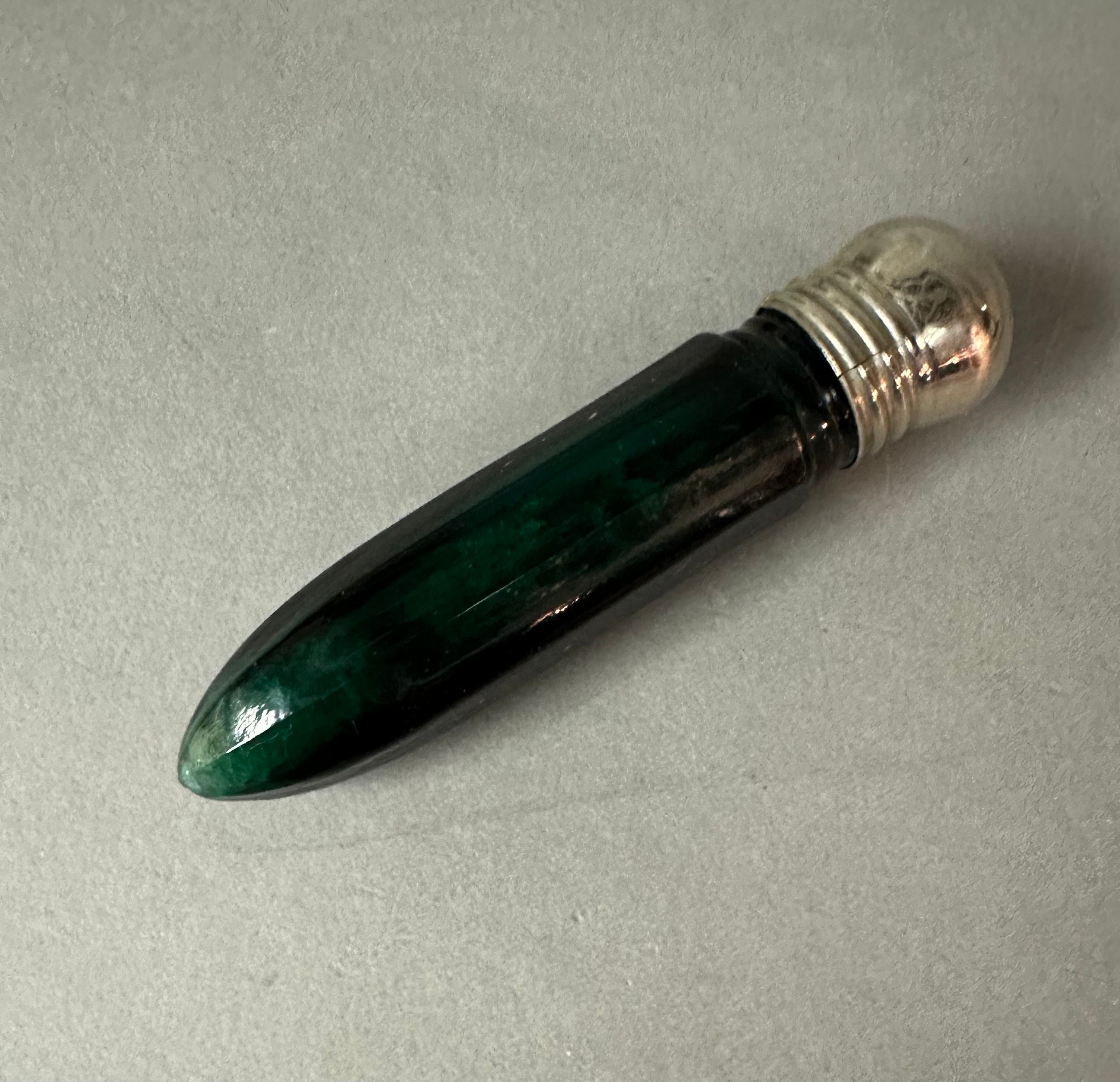 Lot De 2 Anciens Flacons à Parfum En Verre Vert Victorien - Vintage (1900-1940) - Collection