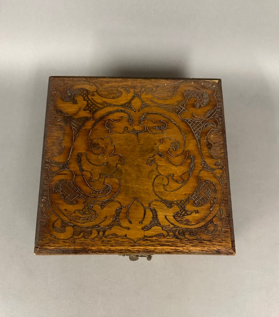 Antique Flemish Art Pyrography Carved Floral Leaf Box Circa 1900