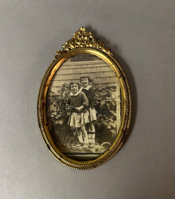 アンティーク　少女の肖像画 ゴールドフレーム Amazon.com - FJXMFRAME 4x6 Picture Frame Gold Vintage
