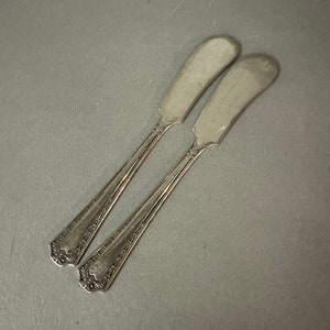 Set Of Two Sheffield One Veribest Silver Plate Butter Spreaders c1920s