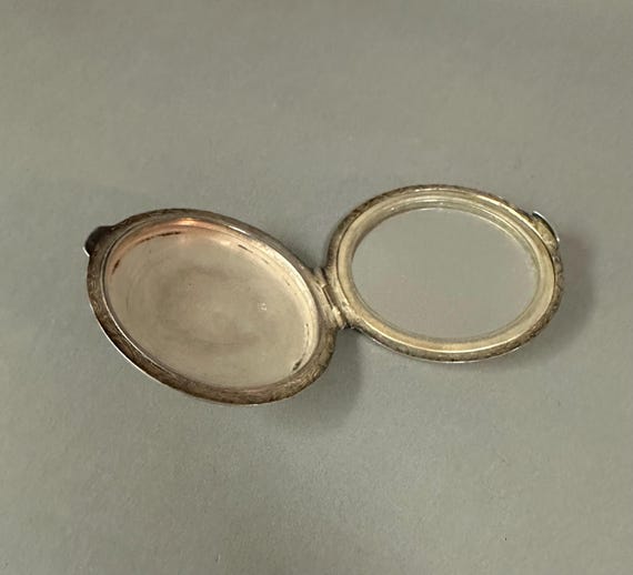 Antique Sterling Silver Engraved Compact with Mir… - image 6