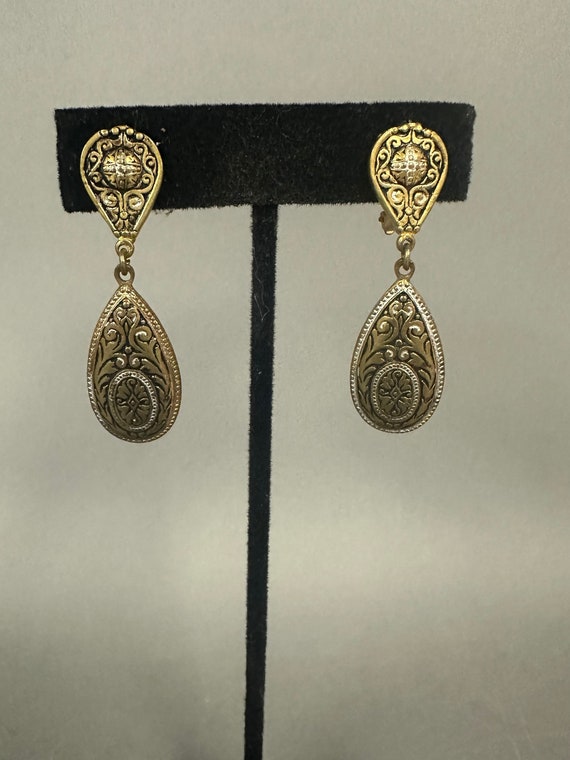 Vintage Damascene Enameled Gold Tone Dangle Drop C