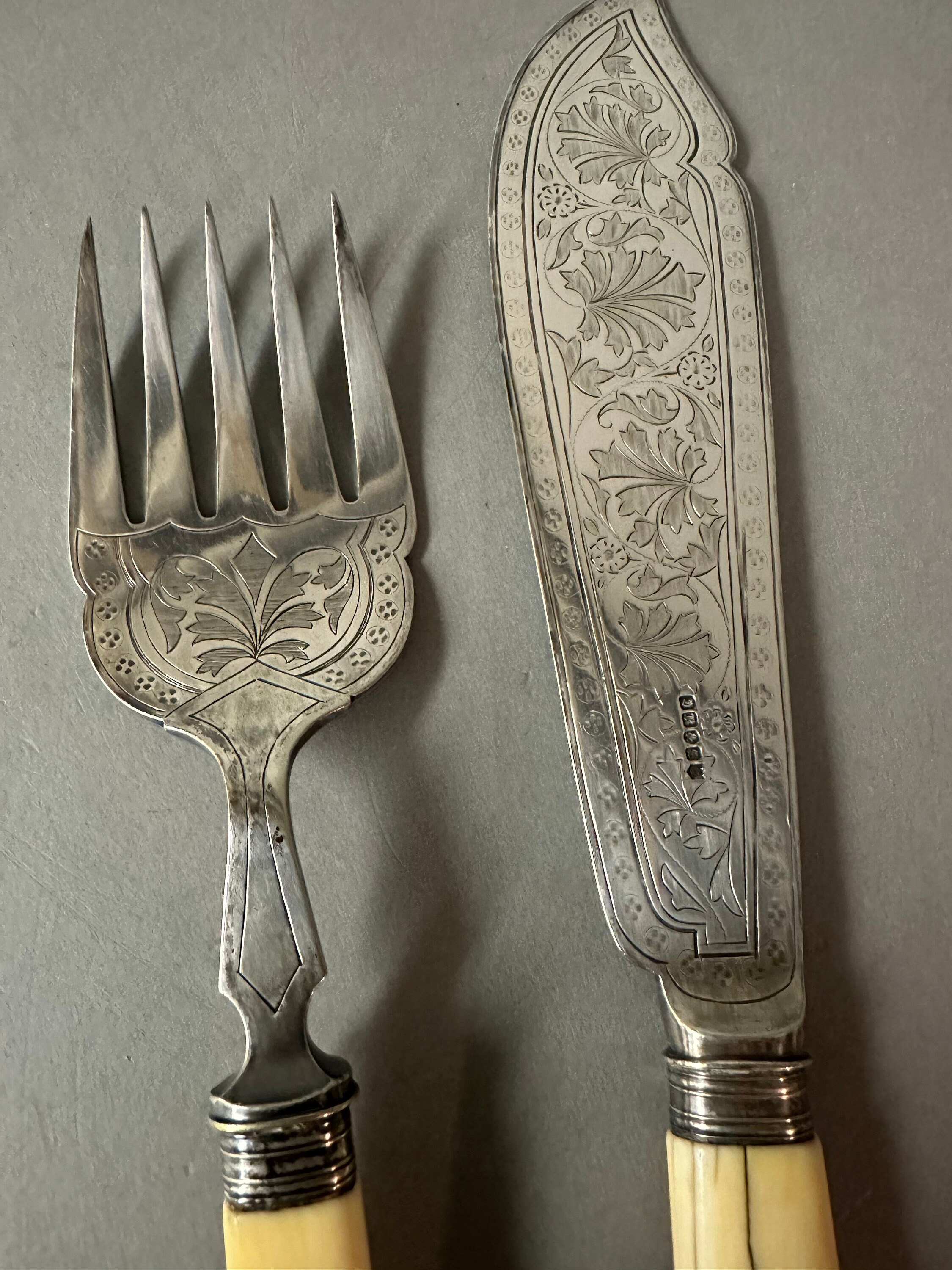 Antique Victorian John Round & Son Engraved Silver Plated Fish Set