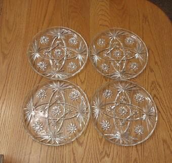 An 8 Piece Anchor Hocking Glass Snack Set, Star of David That
