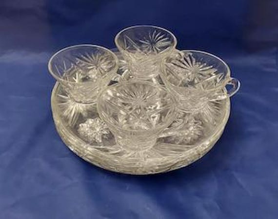 An 8 Piece Anchor Hocking Glass Snack Set, Star of David That