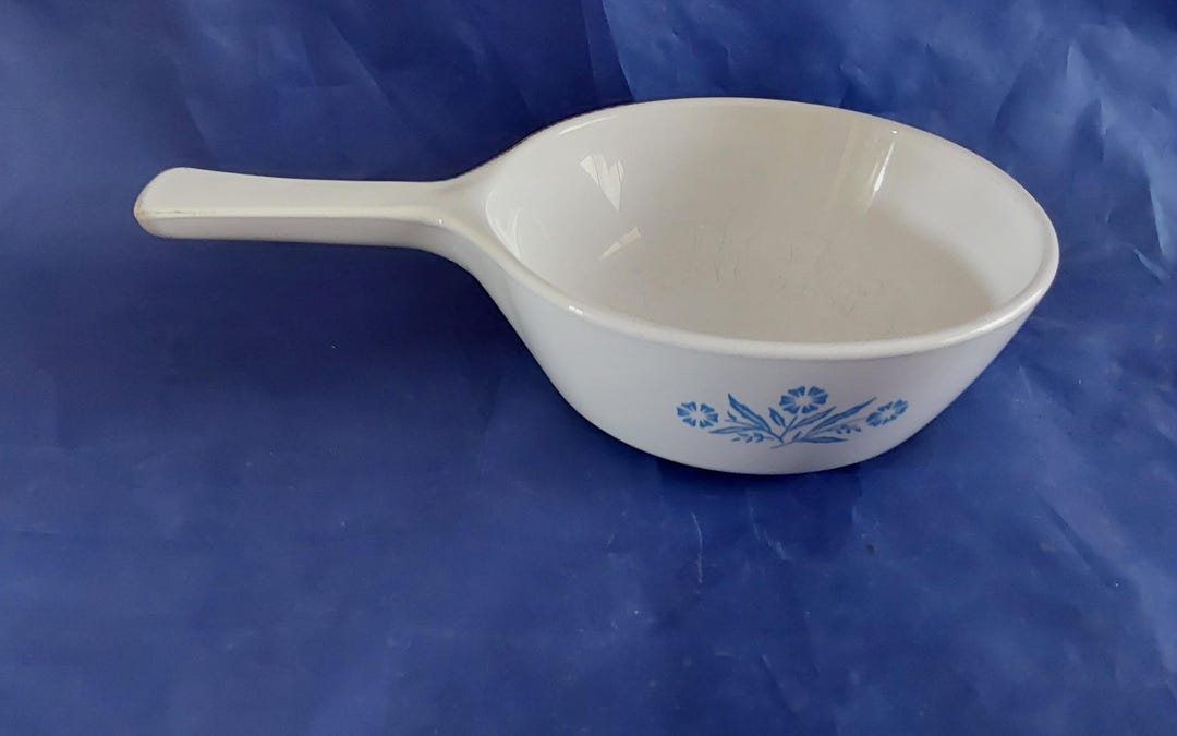 A P-81-B White Pyrex Corningware 1 Pint Skillet With Handle in the Blue ...