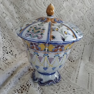 Made in Portugal, a Carvalhinho marked pedestal dish with lid, that is all hand painted.  Bowl 1093