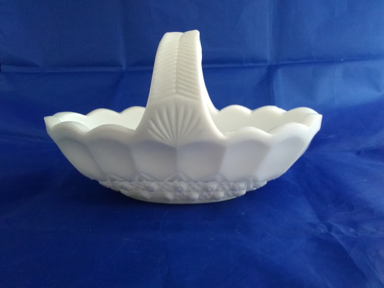 An Oval White Milk Glass Basket With an Open Handle. MG 136 Etsy