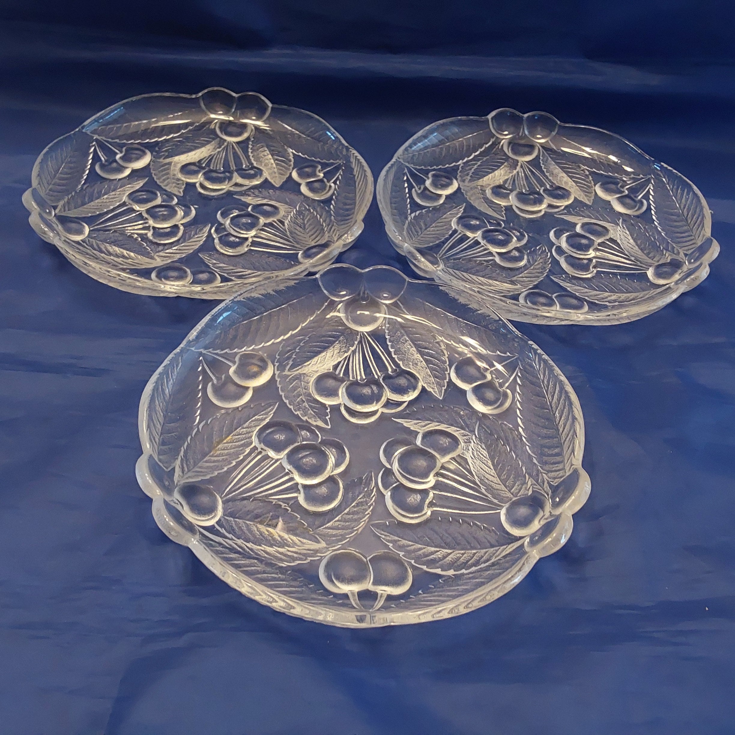 2025新発 Glass Clear Mikasa 3 of Set Matching A Raised Design Cherry 皿・プレート