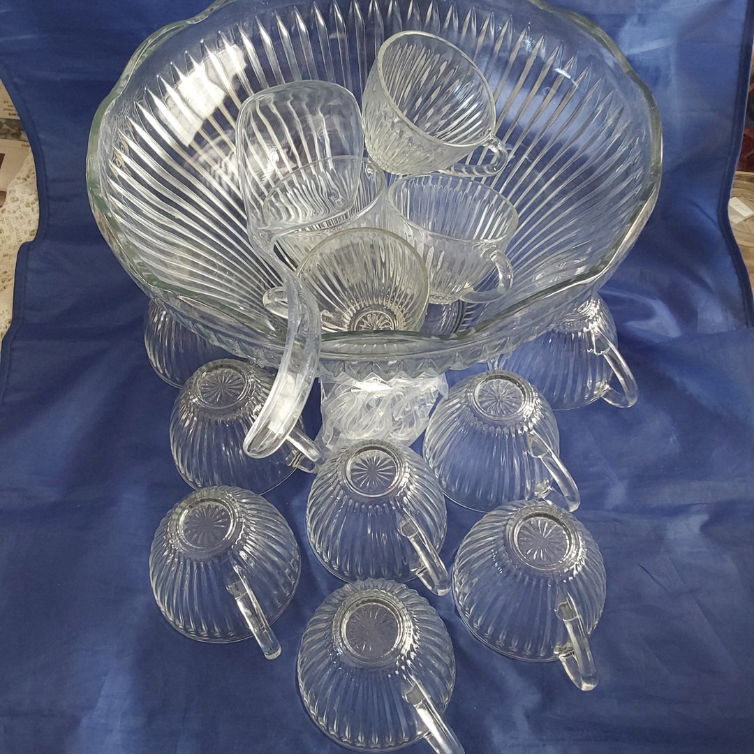 An Elements Kig Indonesia Kensington Ribbed Punch Bowl Set of the