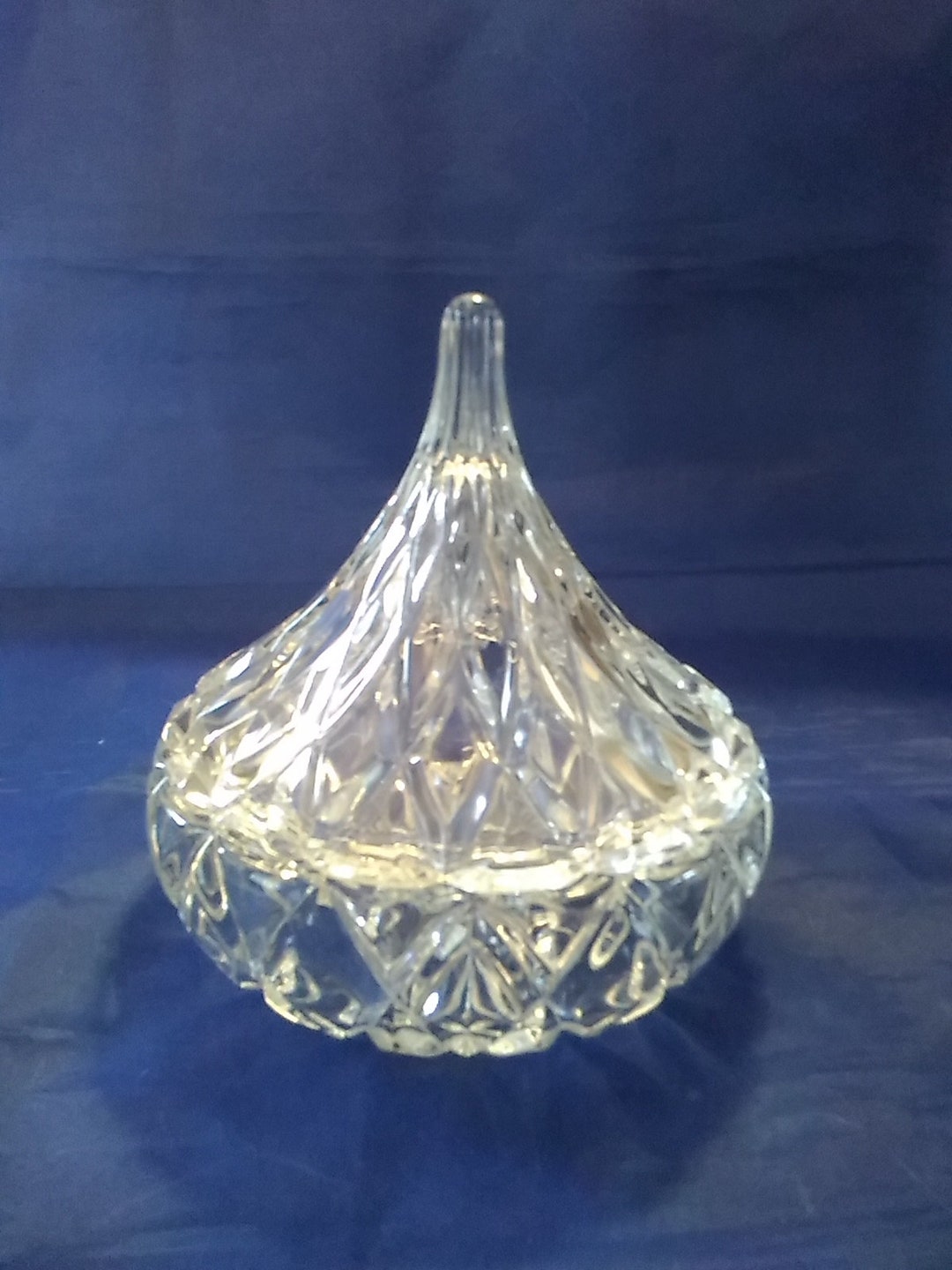 A Clear Crystal Hershey's Kiss Candy Dish by Shannon Crystal. Misc 950