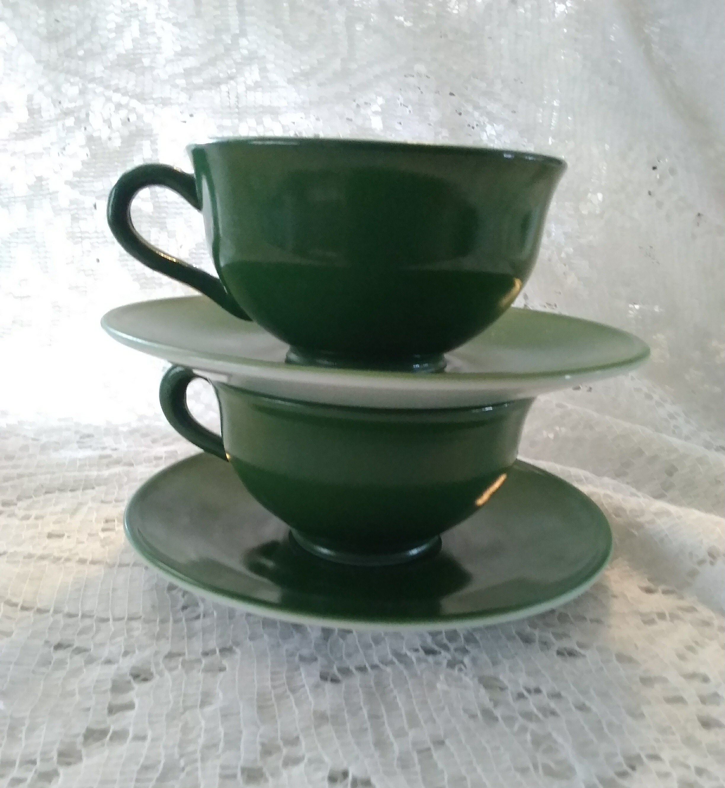A Set of 2 Sierra Ovide Dark Green Hazel Atlas 6 Oz Cup and 6