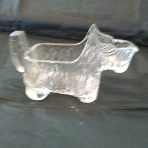 A circa 1930 clear pressed glass Scottie dog creamer pitcher by LE Smith. Dish 1280