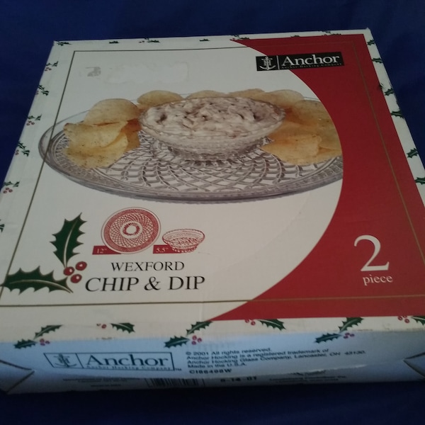 Juego de patatas fritas y salsa Wexford en su caja original de Anchor Hocking. Plato 350.