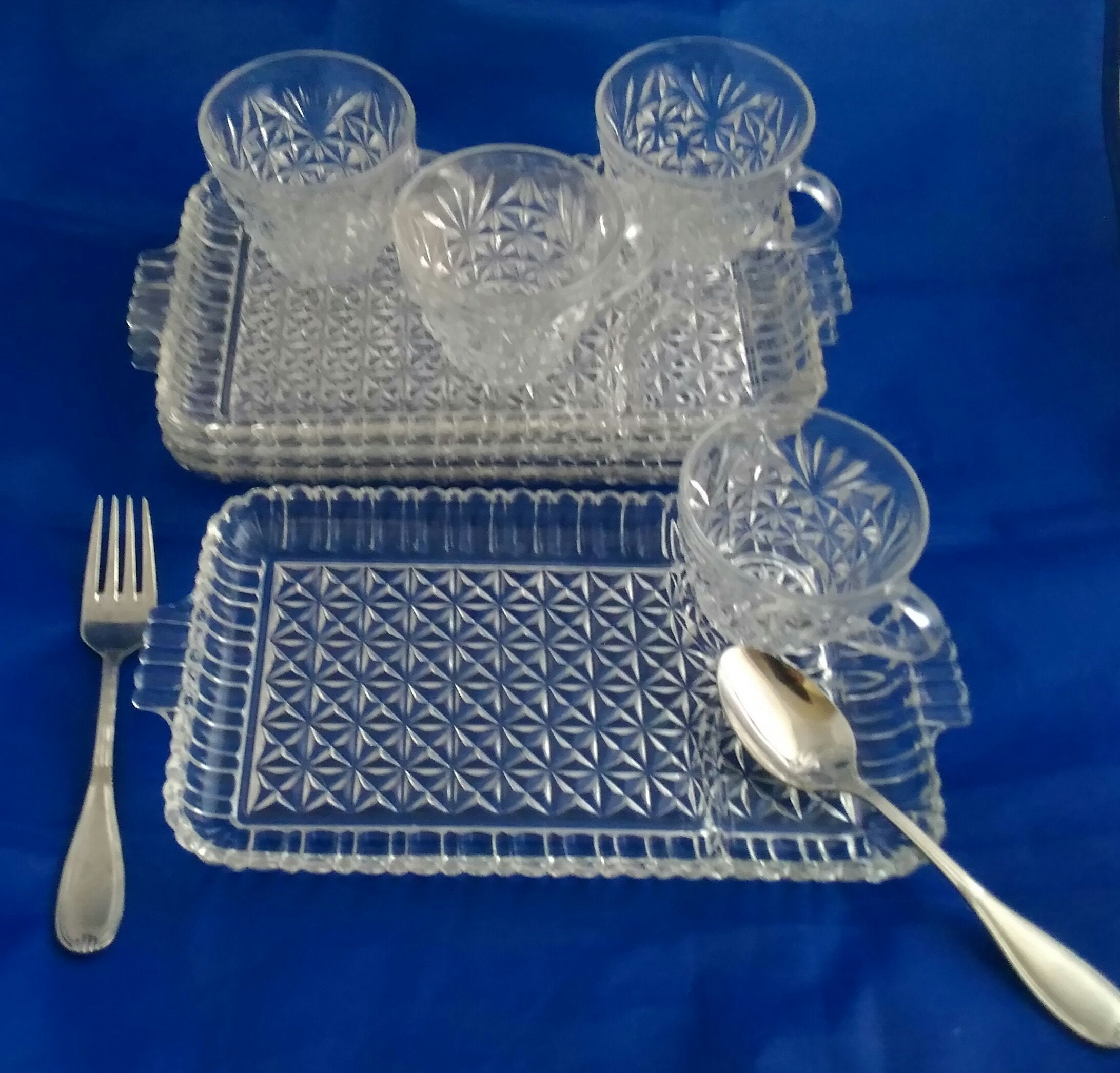 An 8 pc glass snack set 4 plate and 4 cups. Dish 335 Etsy