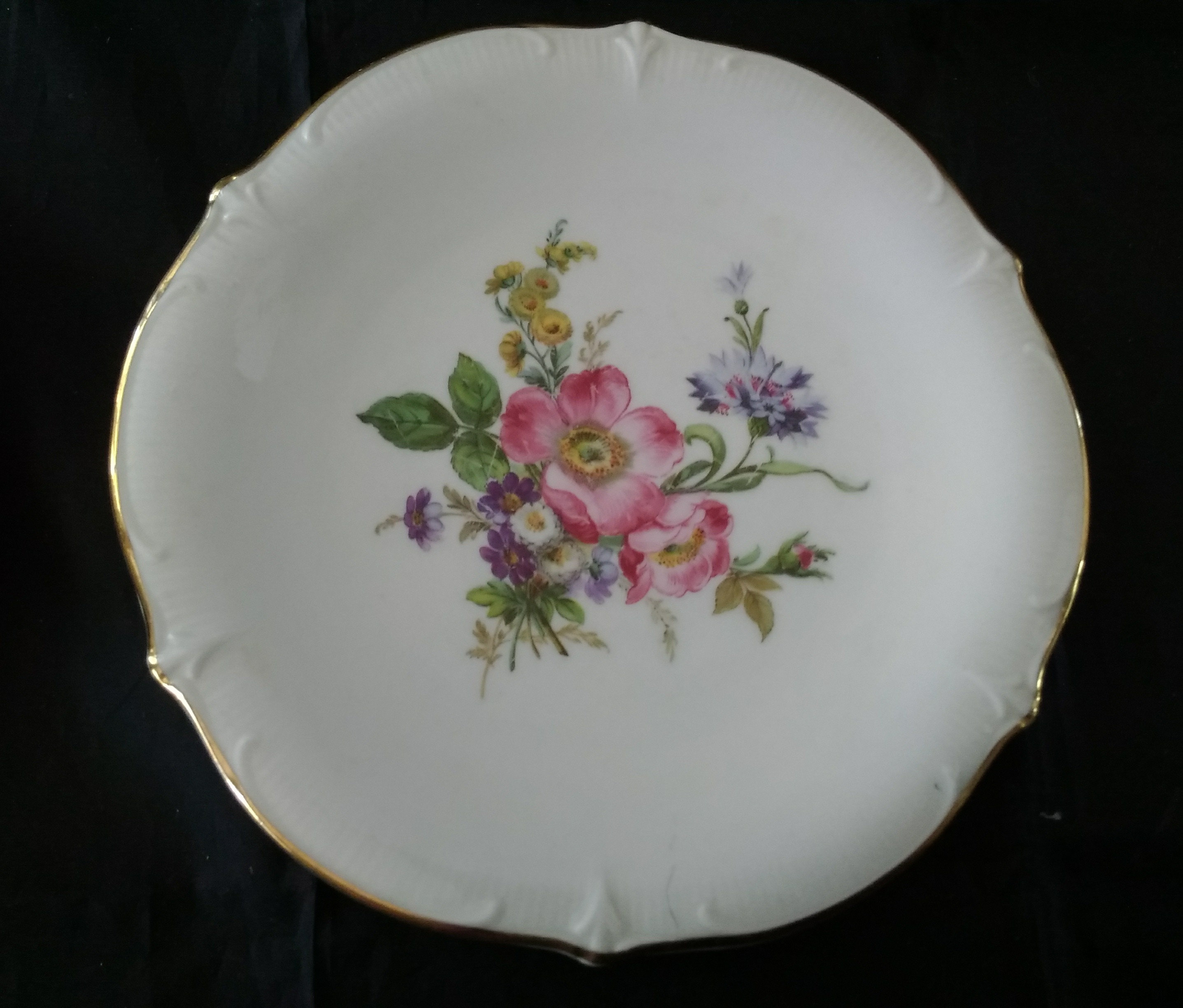A Set of 2 Schumann Arzberg Porcelain Scalloped Wild Flower and Rose ...