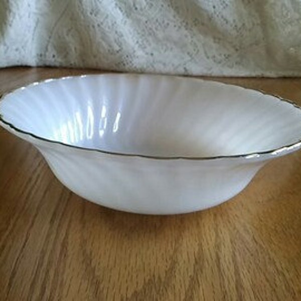 From the 50s, an Anchor Hocking Suburbia swirled white glass large 8.5" round serving bowl with gold trim. DWS 166