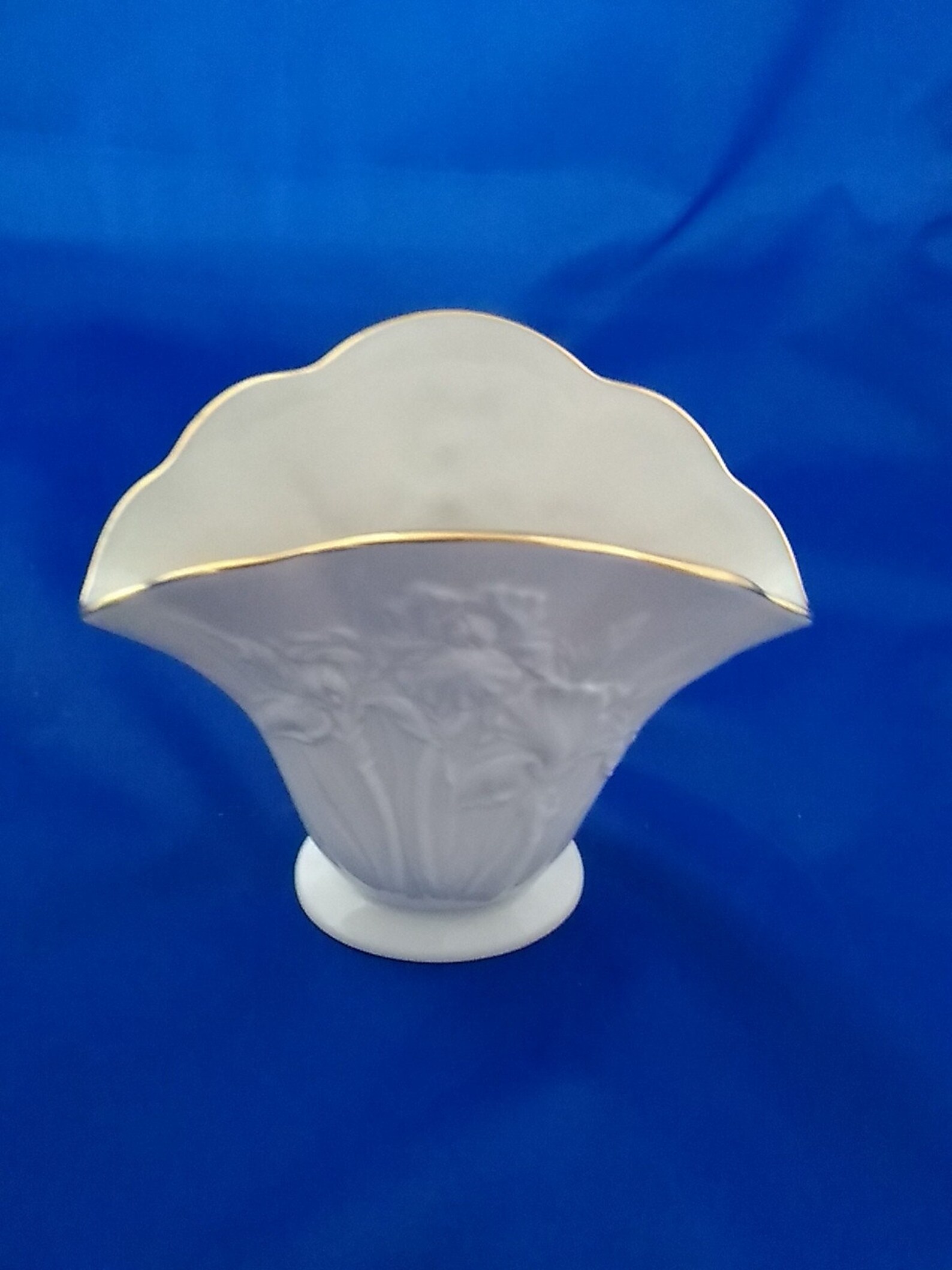 A Lenox China Ivory Fan Shaped Vase of Embossed Iris With Gold Etsy