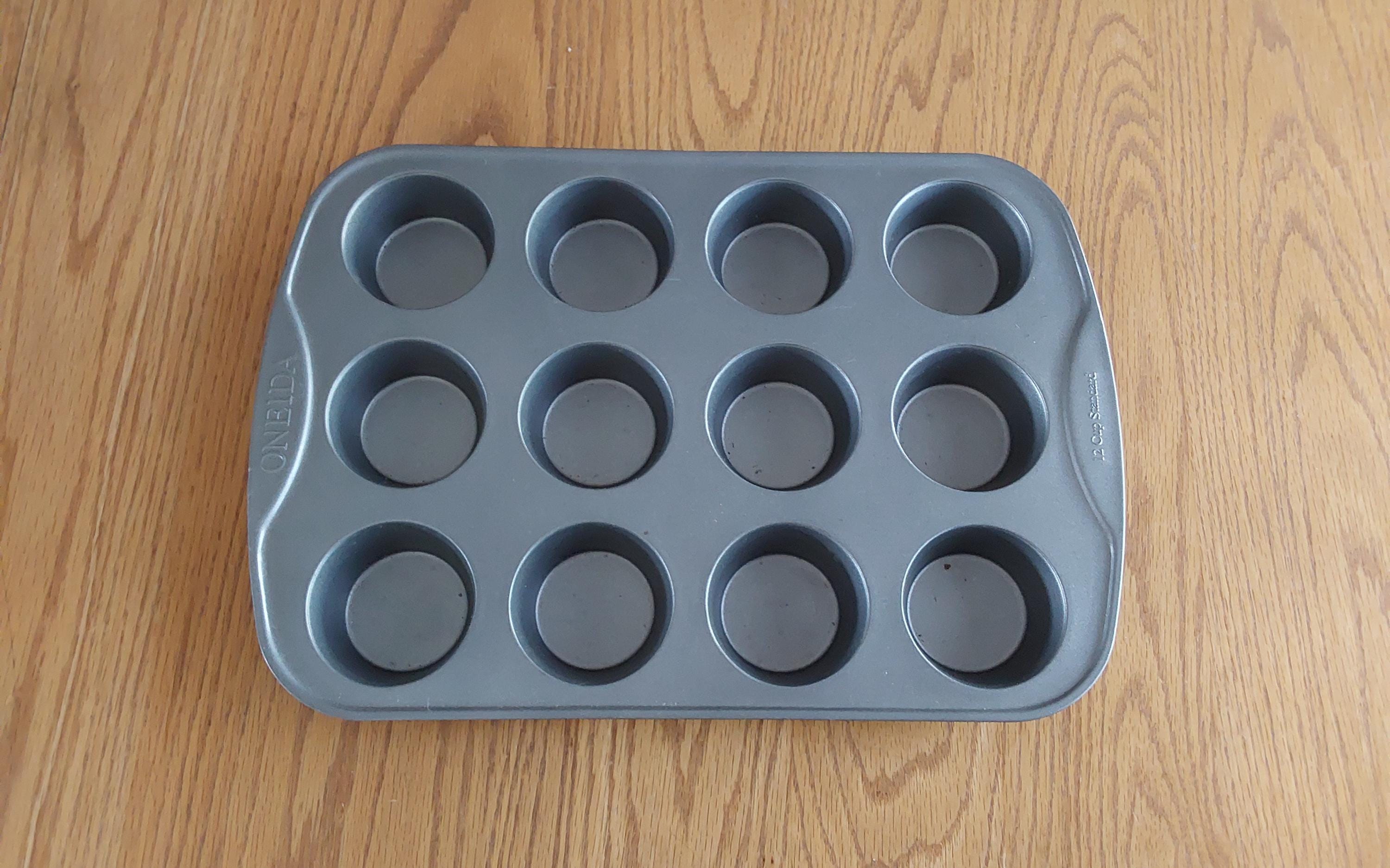 A 12 Cup Standard Oneida Non-stick Muffin or Cupcake Tin. Misc 1821 - Etsy