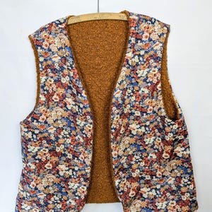 Reversible sleeveless shepherd's vest in bouclette and liberty Thorpe child or adult