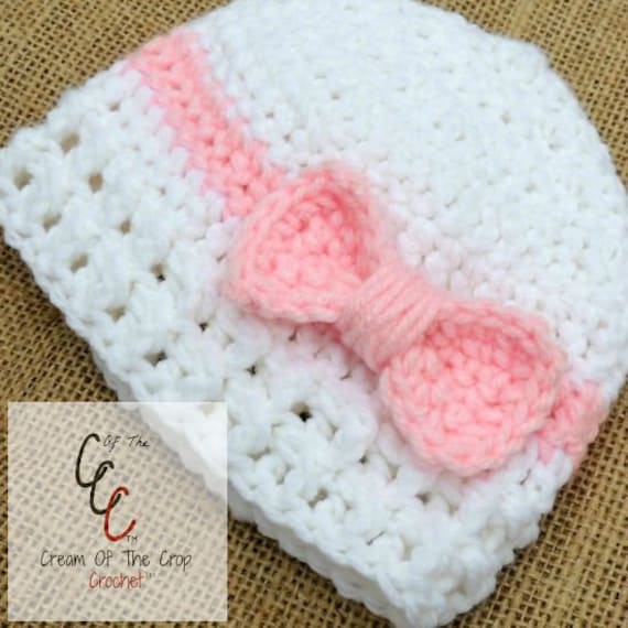 crochet preemie hat with flower