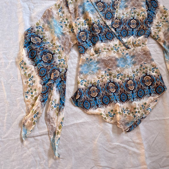 Bell Sleeve Top - VTG 90's Neutral Floral Fairy G… - image 3