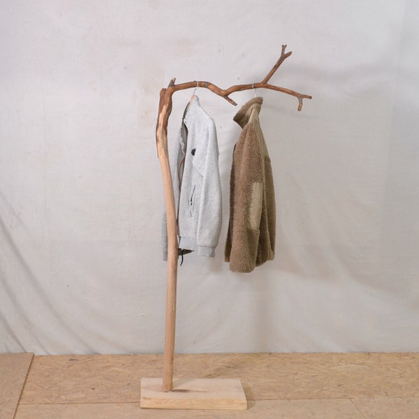 Valet de chambre, portant vêtements, dressing en bois avec une branche (chêne)