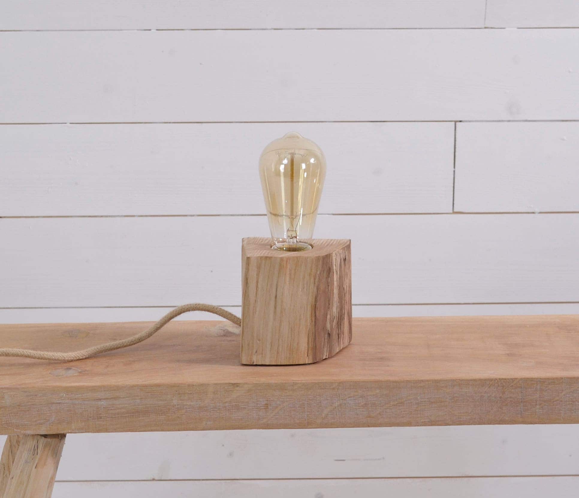 Petite Lampe à Poser en Bois avec Ampoule Edison Réalisée, Brut