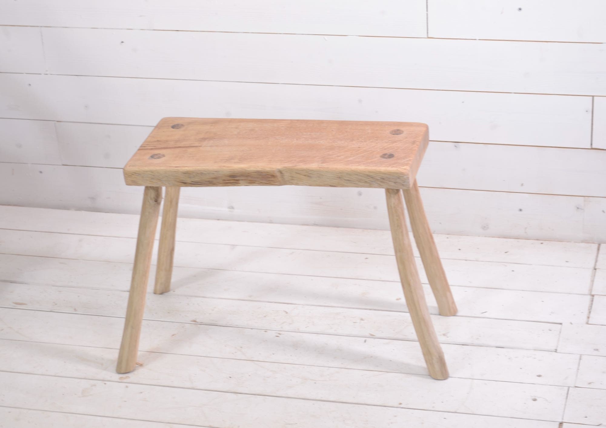 Tabouret en Bois Rustique, Chêne Massif, Bout de Canapé, Porte Plante