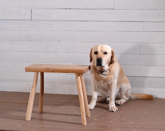 Taburete de roble, taburete estilo rústico de granja, patas de castaño talladas a mano, asiento de madera maciza para un hogar cálido