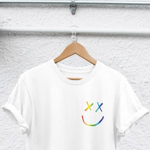 Gay Shirt Regenbogen Gay Shirt Regenbogen Lächeln Shirt Gay Symbol Shirt schwul Lesben Shirt lgbtq Shirt Stolz Tshirt Gay Pride Shirt Stolz 2025