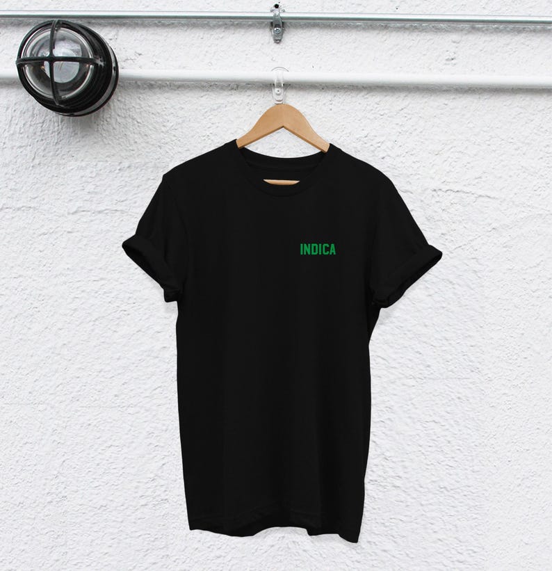 Camiseta de cannabis: Diseño Indica - Estampado de algodón duradero imagen 5