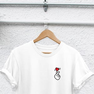 Koreanisches Liebes-Symbol Shirt - Kpop Herz Finger T-Shirt