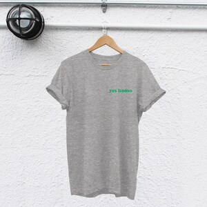 Camiseta Yes Homo Pride - Cómoda camiseta de algodón hilado en anillo imagen 4