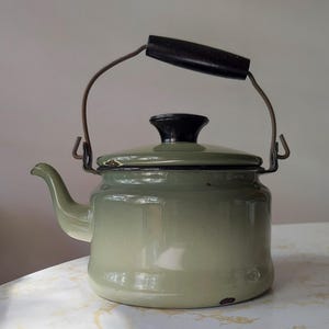 Vintage Avocado Green Ombré and Black Enamelware 4 Cup Teapot Mid Century Enamel Kettle