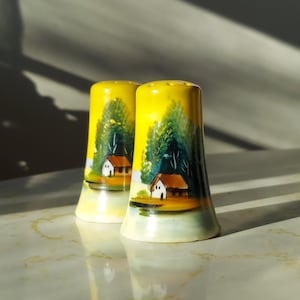 Vintage Lusterware Handbemaltes Gelb Salz und Pfeffer Streuer Set