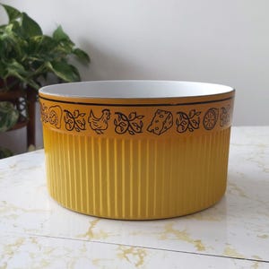 Vintage Nordic Ware La Soufflée Casserole Dish: Harvest Gold Ombre Retro Kitchen