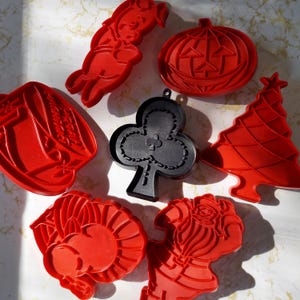 Vintage 1970s Tupperware Red Plastic Handled Cookie Cutters Holiday Baking Set of 7