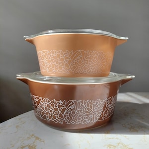 Vintage 1970s Pyrex Woodland Brown Casserole Dishes with Lids - Set of 2