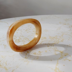 Vintage Marbled Butterscotch Rounded Rectangle Lacquered Bakelite Lucite Bangle Bracelet