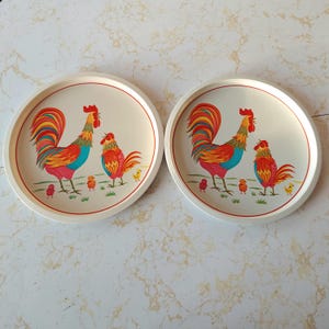Vintage Metal Chicken Trays: 1960s Farmhouse Decor, Set of 2