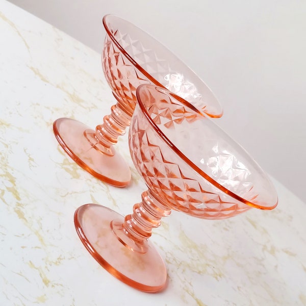 Bicchieri da sorbetto rosa trapuntati con diamante in vetro imperiale vintage 1930 Bicchieri da dessert con piedistallo in vetro rosa depressione Rosalina Set di 2
