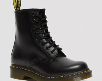 NEW Dr Martens 1460 Women's Leather Lace up Boots