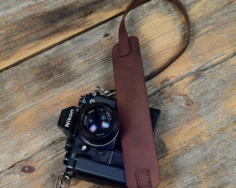Custom Leather Camera Strap in Cowhide Leather and BrownPersonalized Handmade Leather Camera Strap,Photographer Gift, Mens Gift