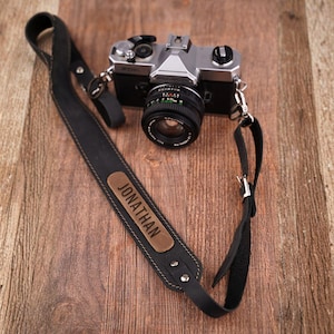 Cinturino per fotocamera in pelle nera, personalizzato, con incisione personalizzata, regolabile, regalo professionale per la fotografia, cinturino fatto a mano per fotografi