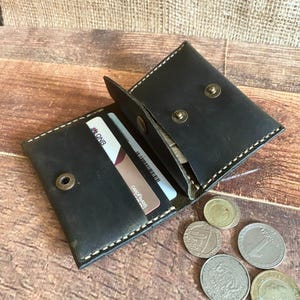 Kartenhalter aus Leder, elegantes schwarzes minimalistisches Design, großer Münz- und Kartenhalter, Geschenk für Ihn