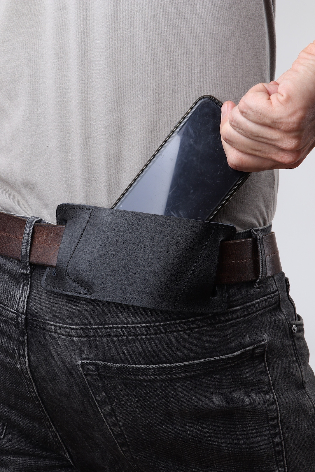 Leather iPhone Belt Holster in Black, Custom iPhone Belt Holder, Holder Case With Belt Loop