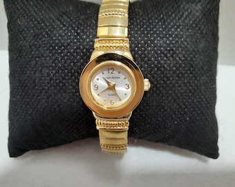 Sergio Valente Ladies Wristwatch Japan Movement Gold Tone